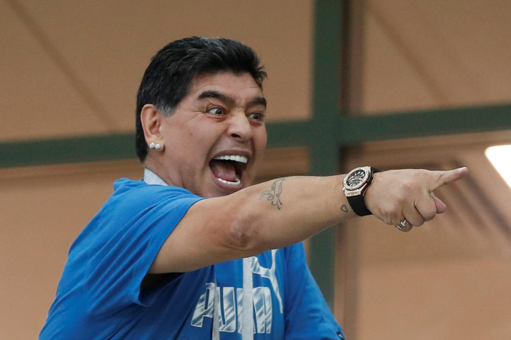 EL PIBE NAPUŠTA DINAMO?! Maradona se seli u Meksiko!
