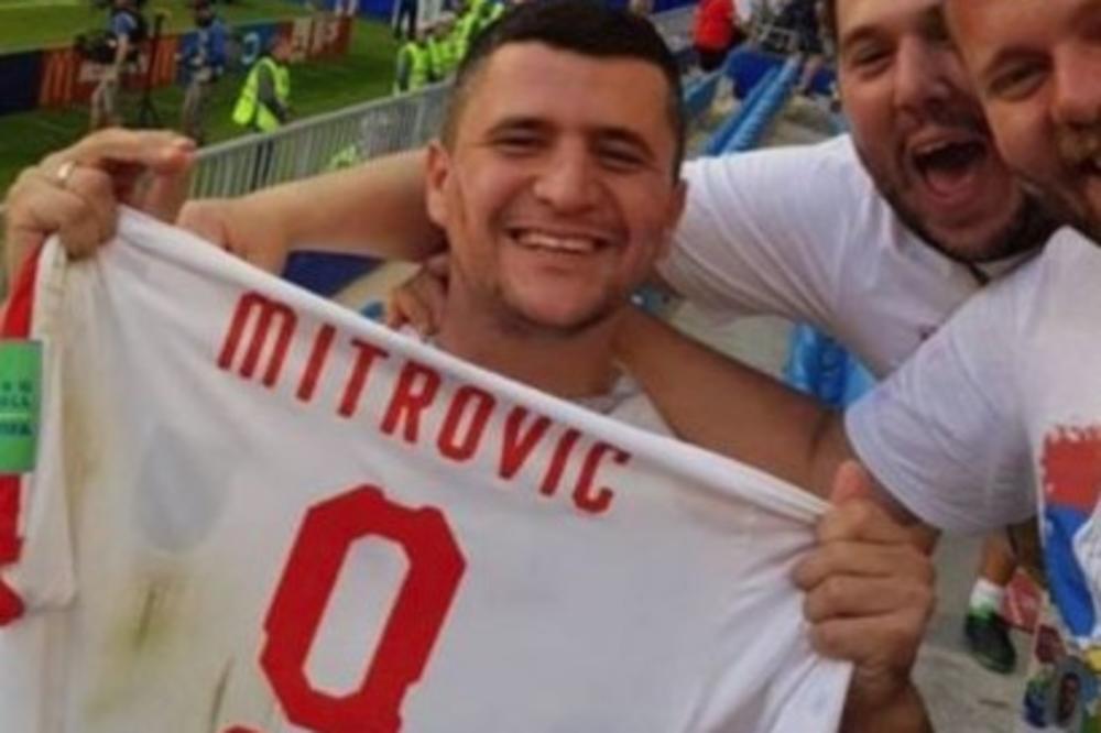 REKORDNO! Srpski navijač je uhvatio dres na utakmici sa Kostarikom, a sada za njega u Srbiji nude NEVEROVATNU CENU! (FOTO)
