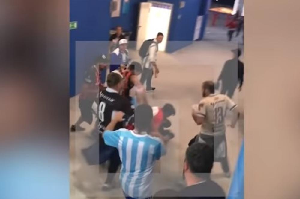 GAZILI I BRUTALNO ŠUTIRALI HRVATE! Surova tuča besnih Argentinaca i navijača Vatrenih nakon meča u Rusiji! (VIDEO)