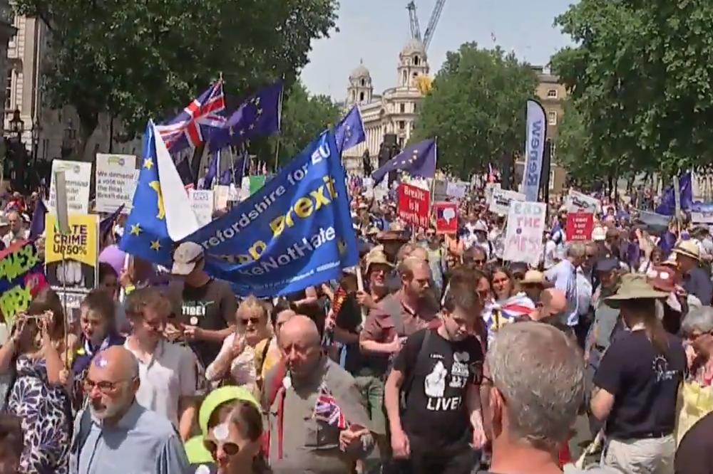 PROTEST U LONDONU: 100.000 pristalica Evropske unije tražilo referendum o uslovima Bregzita (VIDEO)
