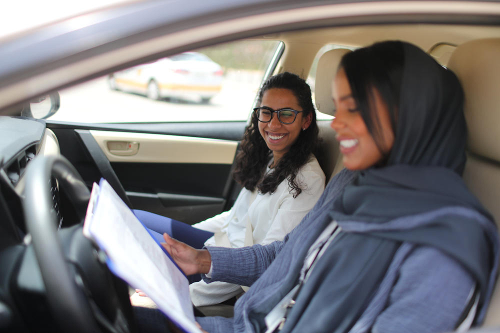 KONAČNO VELIKI DAN: Od danas i žene na auto-putevima u Saudijskoj Arabiji (FOTO, VIDEO)