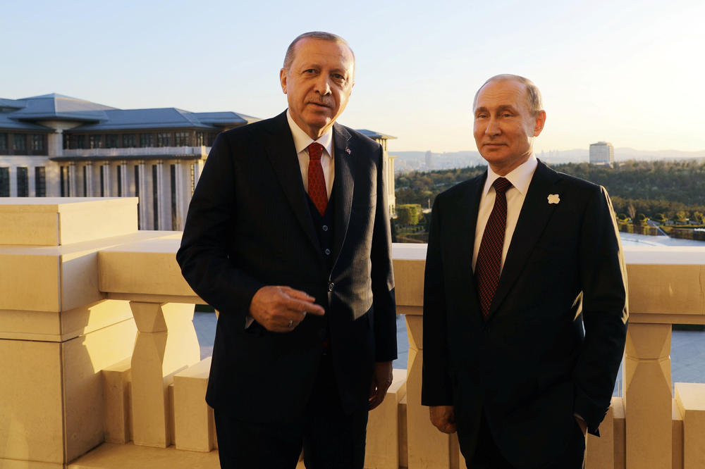 ODMAH POSLE TRAMPOVE OBJAVE DA DUPLIRA CARINE TURSKOJ: Erdogan i Putin razgovarali o ekonomskim vezama