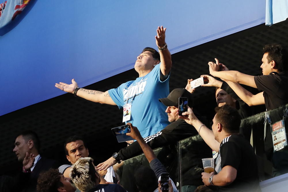 SAM SE NUDI: Maradona želi besplatno da predvodi reprezentaciju Argentine