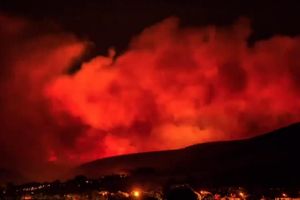 MANČESTER U PLAMENU: Vatrogasci danima ne mogu da ugase ogromni požar, počela evakuacija sela (VIDEO)