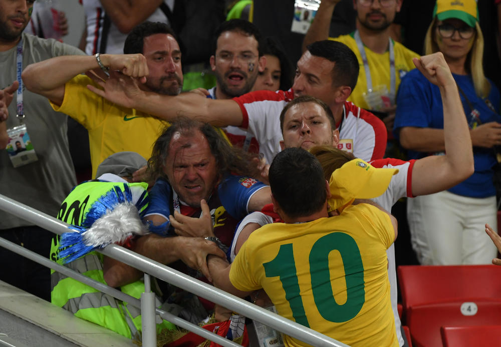 <p>Fudbaleri Brazila savladali su Srbiju u poslednjoj utakmici grupe E na Mundijalu u Rusiji.Â </p>
