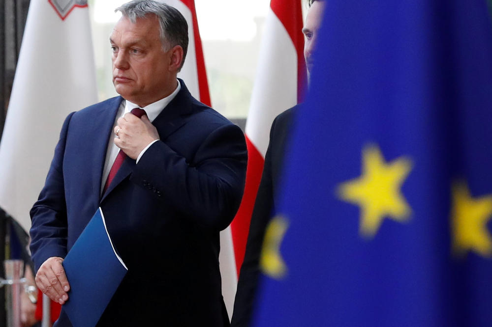 ORBAN: Invaziju migranata treba zaustaviti