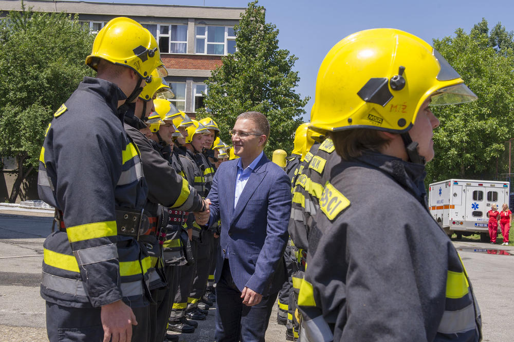 STEFANOVIĆ: Ove godine posao za dodatnih 150 novih vatrogasaca, nova vozila i uniforme (FOTO)