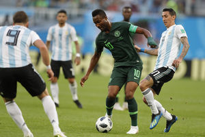 HEROJSTVO KAPITENA NIGERIJE: Oteli mu oca, pretili da će ga ubiti, a slavni fudbaler stegao srce i igrao protiv Argentine!