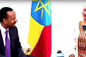 OČI U OČI SA SOFIJOM: Etiopski premijer upoznao se s čuvenim robotom (FOTO, VIDEO)