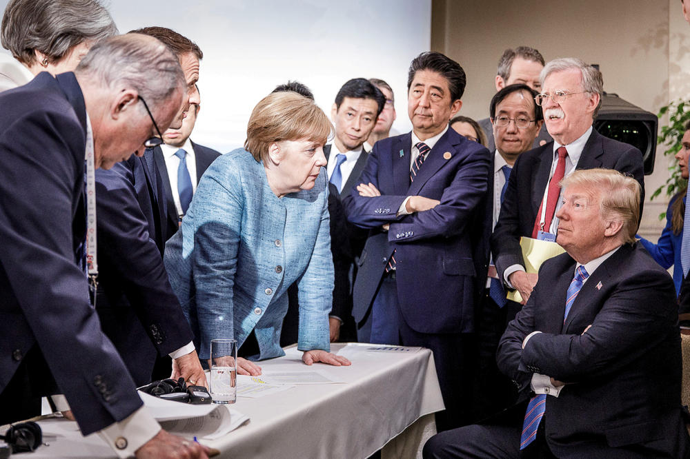 EVROPSKI LIDERI U PANICI ZBOG TRAMPA: Hoće li američki predsednik opet bacati bombone na sto pred Merkelovom?