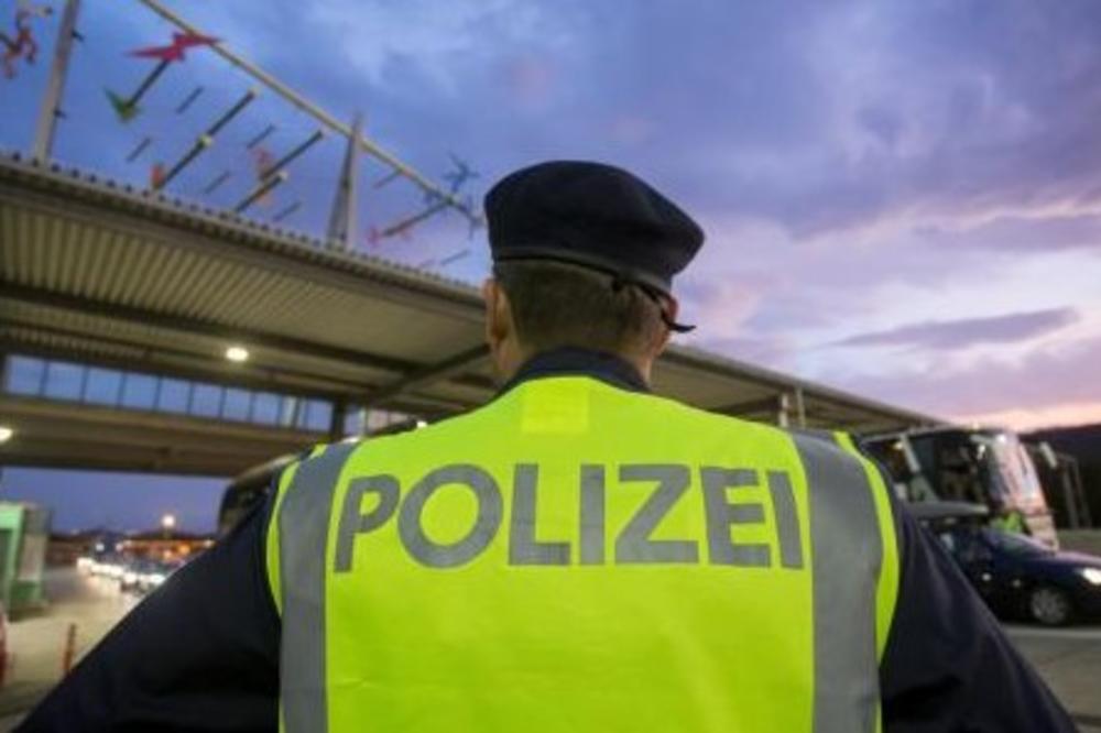AUSTRIJA POJAČALA KONTROLU GRANICA SA MAĐARSKOM: Zbog migranata zabranjuju prolazak vozilima na 40 prelaza!
