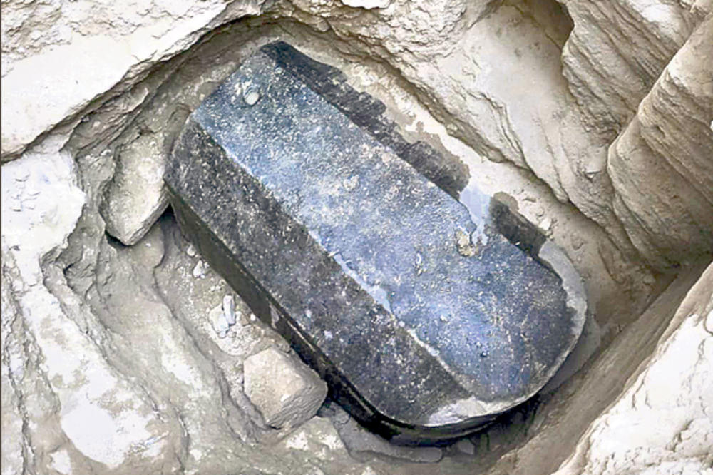 MISTERIOZNI PRONALAZAK: Džinovski sarkofag otkriven u Egiptu!