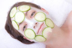 PRAVILNA NEGA KOŽE: Zeleno povrće i bilje učiniće čudo za vaše lice!