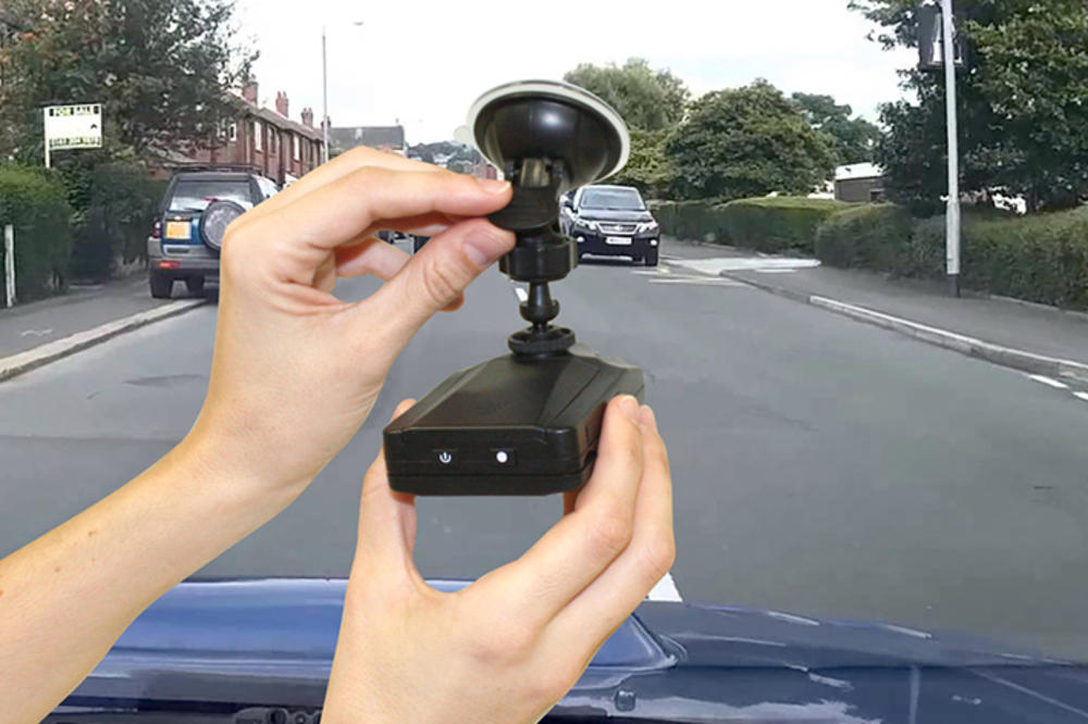 ZA SVE KOJI VOZE: Snimajte svoju vožnju „zlu ne trebalo“! Viz Car kamera sada po HIT CENI!