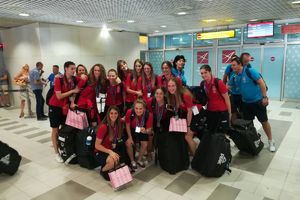 SREBRNA DECA STIGLA KUĆI: Mlade košarkašice Srbije sletele u Beograd! Evo šta su prvo uradile