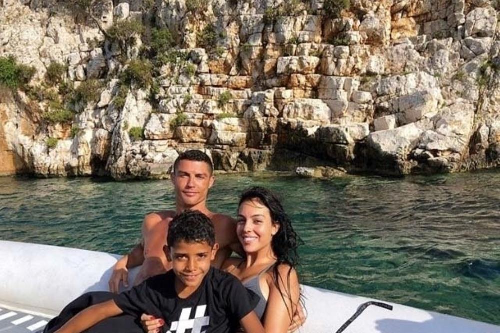 KAKAV DŽEK! Kada budete videli koliki je bakšiš Ronaldo ostavio u hotelu u Grčkoj ZAVRTEĆE VAM SE U GLAVI!