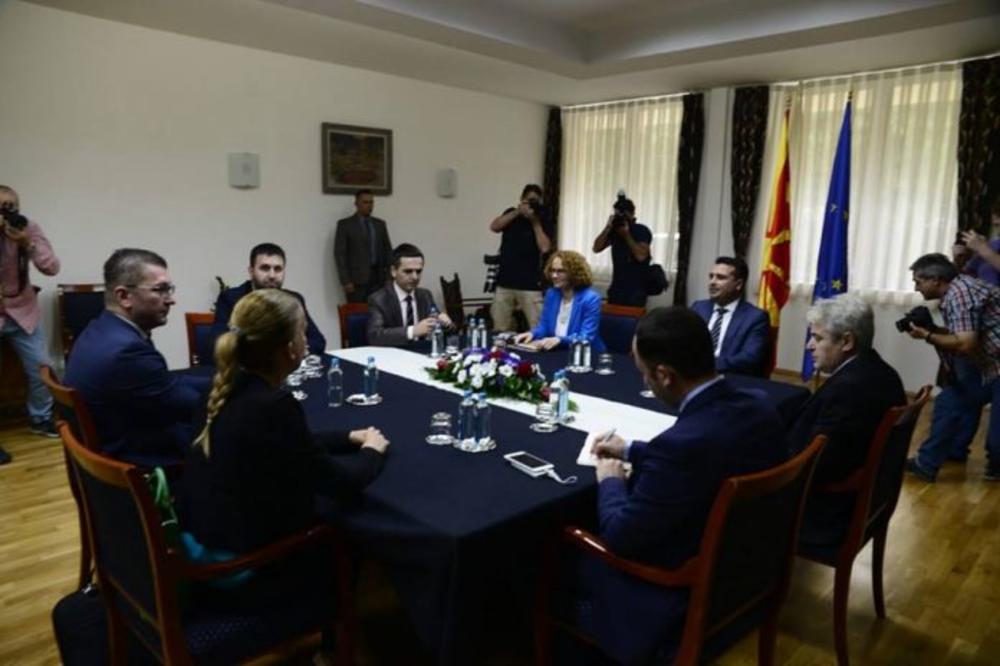 PREGOVORI SE NASTAVLJAJU: Makedonski stranački lideri nisu uspeli da se dogovore oko referenduma