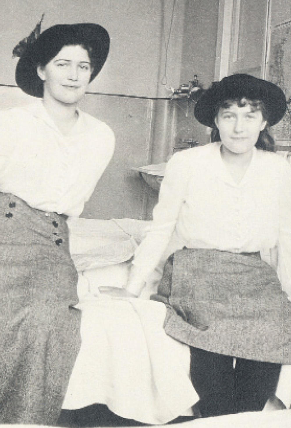 Snimak iz 1915... Marija i Anastasija