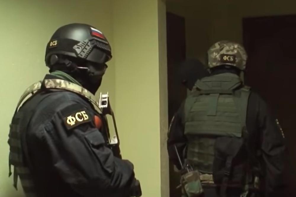 SPREČEN ORUŽANI NAPAD NA ŠKOLU Ruska Federalna služba bezbednosti upala kod tinejdžera u stan i evo šta su tamo pronašli