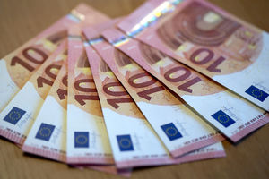 DINAR MIRUJE: Evro danas 118,15 po srednjem kursu