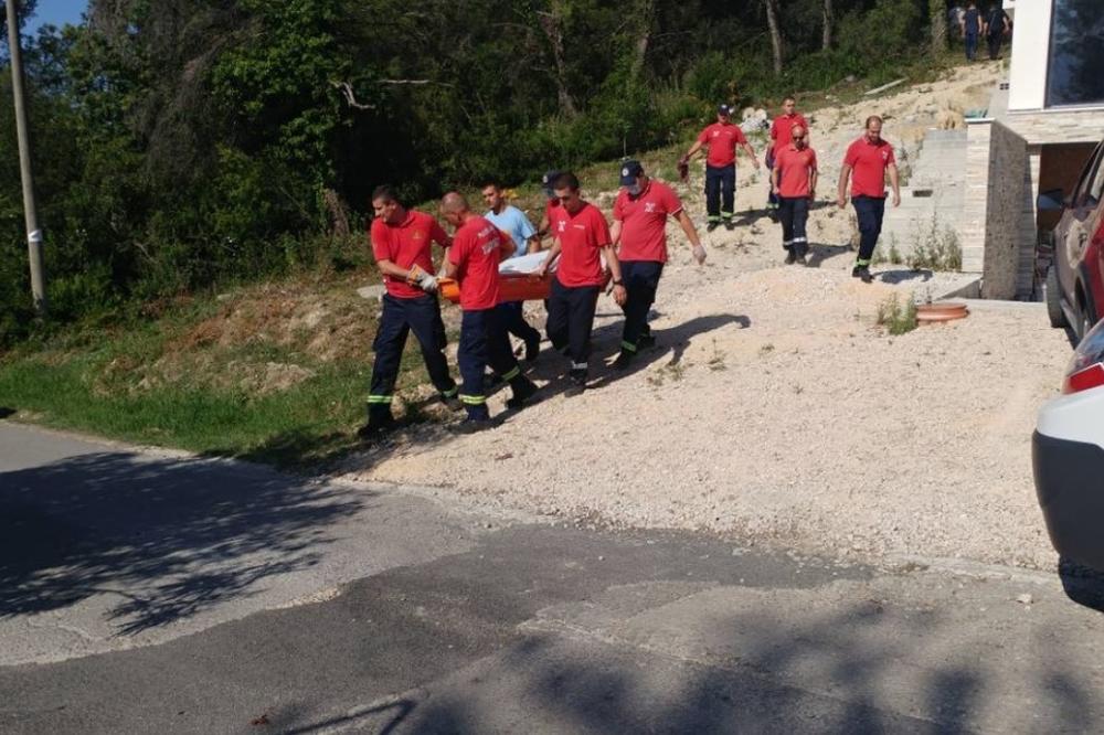 TIVAT NA NOGAMA: U šumarku blizu mora pronađeno telo žene (FOTO)