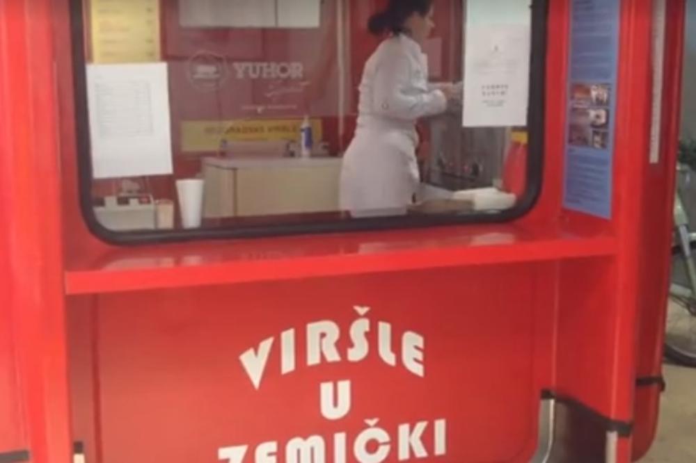 ČUVENI CRVENI KIOSK SA VIRŠLAMA HIT USRED AMERIKE: Simbol našeg detinjstva završio na izložbi u Njujorku, a sećate li se ovoga? (FOTO)