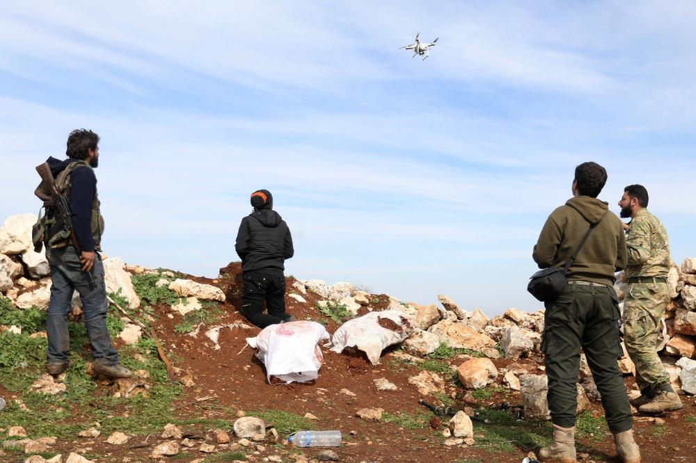 RUSI OBORILI DVA NEIDENTIFIKOVANA DRONA: Reagovala raketna odbrana baze u Siriji