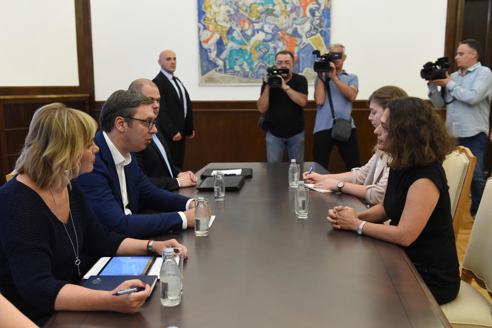 PREDSEDNIK SRBIJE SE SASTAO SA FIŠER-KAM: Vučić razgovarao s izraelskom ambasadorkom o poseti predsednika Rivlina