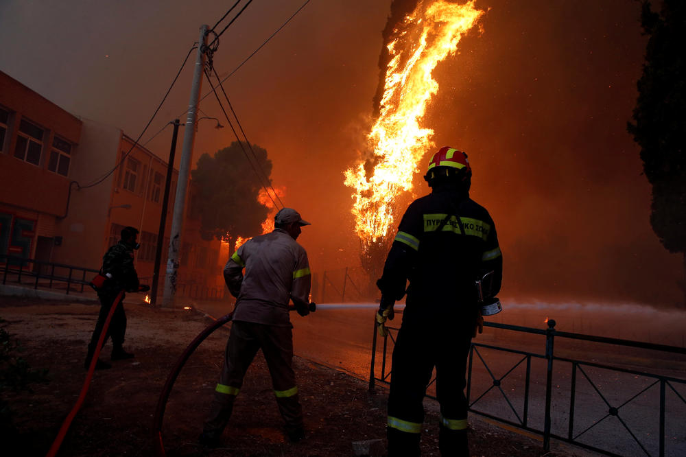 PRVA HAPŠENJA: Privedena 4 muškarca zbog podmetanja požara kod Atine, krili se u napuštenoj kući