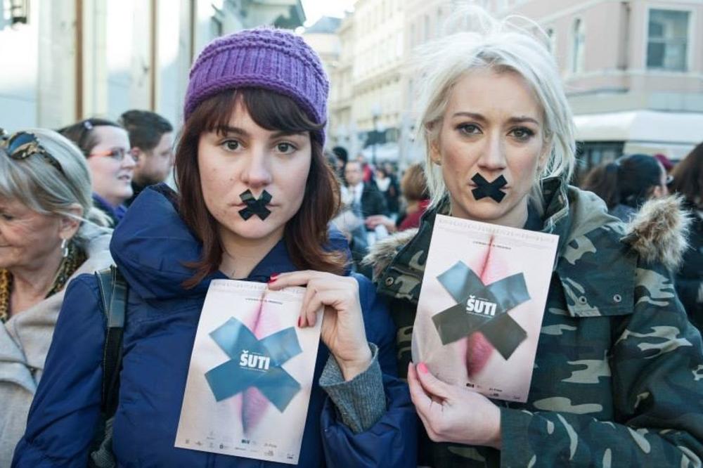 NE STIŠAVA SE BURA ZBOG SLAVLJA VATRENIH SA PEVAČEM KOJI VELIČA USTAŠTVO: Poznata glumica zbog kritika na račun Tompsona danima trpi uvrede, a OVAKO im je ZAPUŠILA usta! (FOTO)