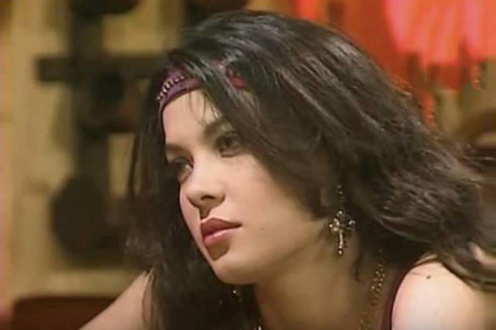 KASANDRA OTKRILA KAKO SE OSEĆALA KAD JE 1997. DOŠLA U SRBIJU: Čuvena glumica i dalje pamti kako joj je bilo pre 24 godine! (FOTO)