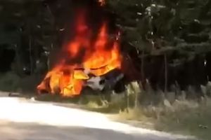 NESREĆA NA RELIJU: Auto buknuo u plamenu, kamera snimila paniku vozača! Pogledajte ako imate stomak za to (VIDEO)