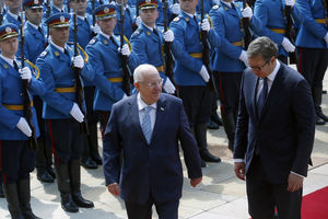 SVEČANI DOČEK ISPRED PALATE SRBIJA: Vučić himnom i gardom dočekao izraelskog predsednika (KURIR TV)