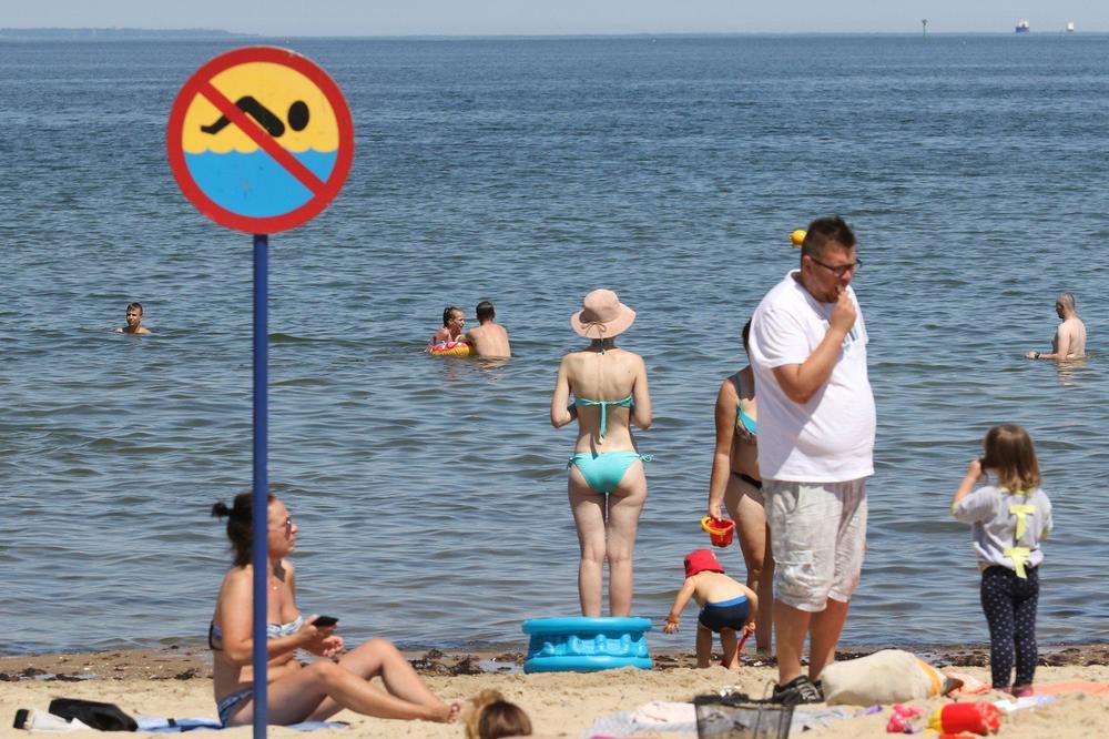 OTROVNO MORE: Poljaci zabranili kupanje na više od 50 plaža na Baltiku!