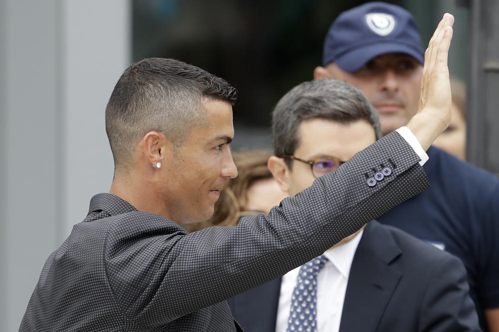 ON JE STIGAO: Pogledajte čime je Kristijano Ronaldo došao na prvi trening u Juventusu