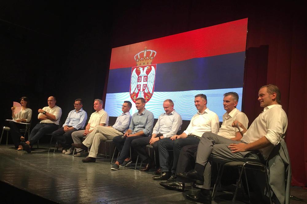 SKUP OPOZICIJE U ŠAPCU: Osnivači Saveza za Srbiju predstavili program i odgovarali na pitanja gradjana