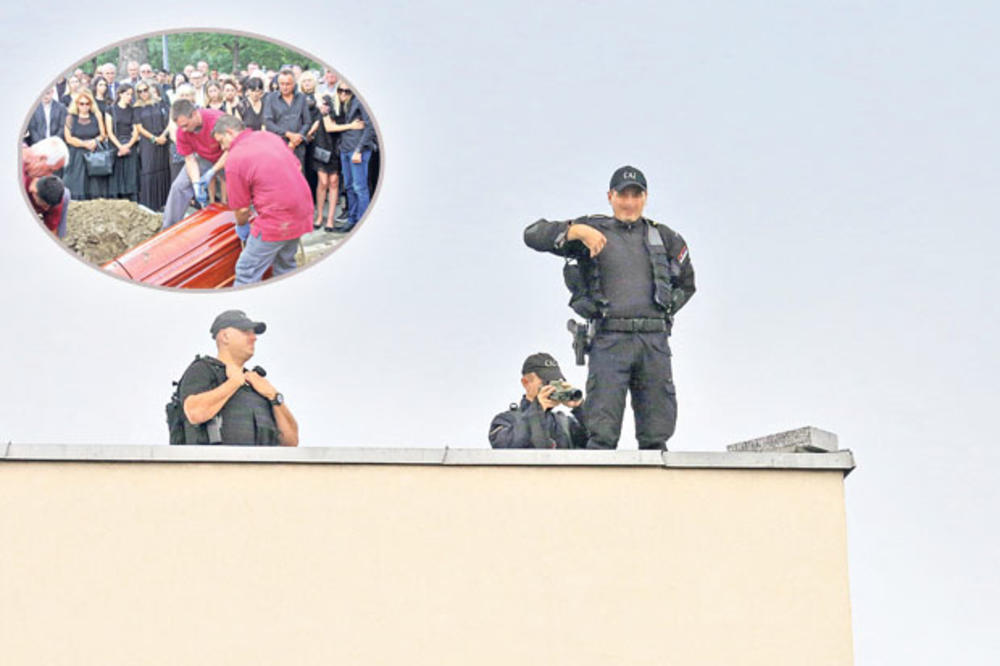 SAHRANA DRAGOSLAVA MIŠE OGNJANOVIĆA: Groblje vrvelo od policije, specijalci po krovovima! Pogledajte kako je obezbeđivan poslednji ispraćaj ubijenog advokata! (FOTO)