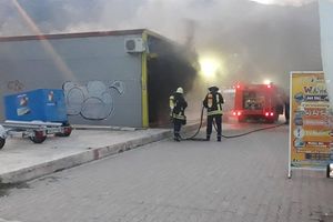 GORELO ŠETALIŠTE U BEČIĆIMA: Bioskop izgoreo do temelja! (FOTO)