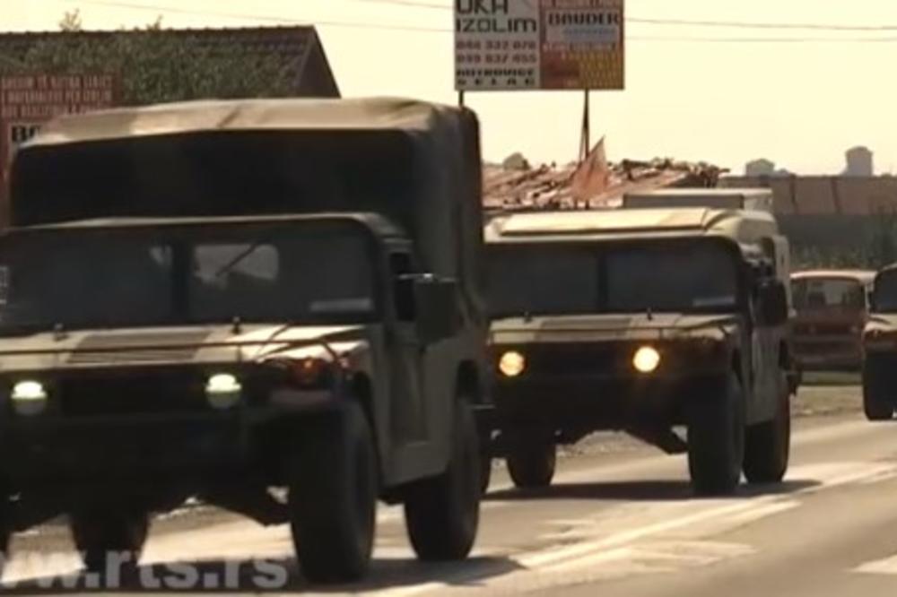 VOJNICI KFOR KRENULI NA SEVER KOSOVA: U koloni džipovi, kamioni, oklopni transporteri