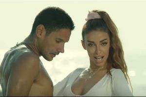 DVE BOMBE NA JEDNOM MESTU: Svi su primetili seksi Kipranku na Evroviziji, a sada je u njenom spotu naša poznata manekenka! (FOTO)