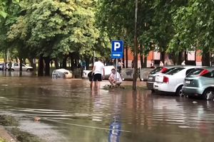 ZRENJANIN POD VODOM! Nevreme potopilo grad! Nezapamćena kiša, više od 80 litara po metru! (FOTO, VIDEO)