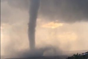OSTAVIO POSMATRAČE BEZ DAHA: Pogledajte prizor spektakularnog tornada na Sredozemnom moru (VIDEO)