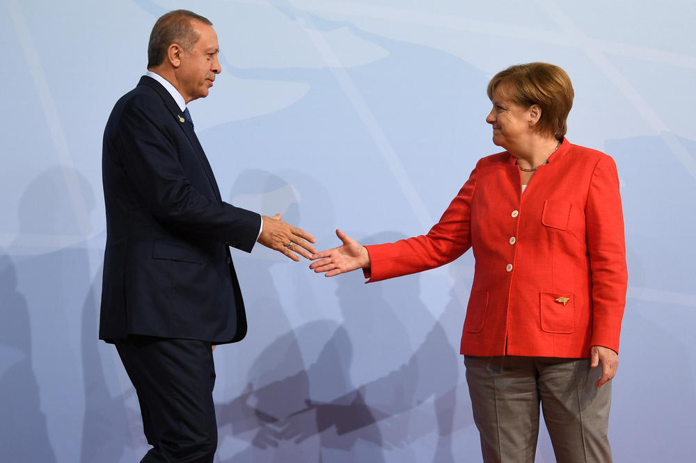 ANGELA MERKEL: Nemačka želi ekonomski jaku Tursku! To je i u našem interesu!