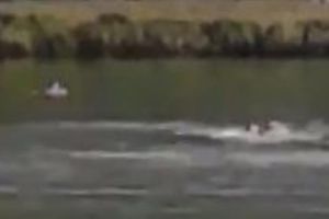 SNIMAK DRAME U BOSNI: Srbin se davio u jezeru Đol, vatrogasac Rifat čuo zapomaganje i skočio u vodu! (VIDEO)