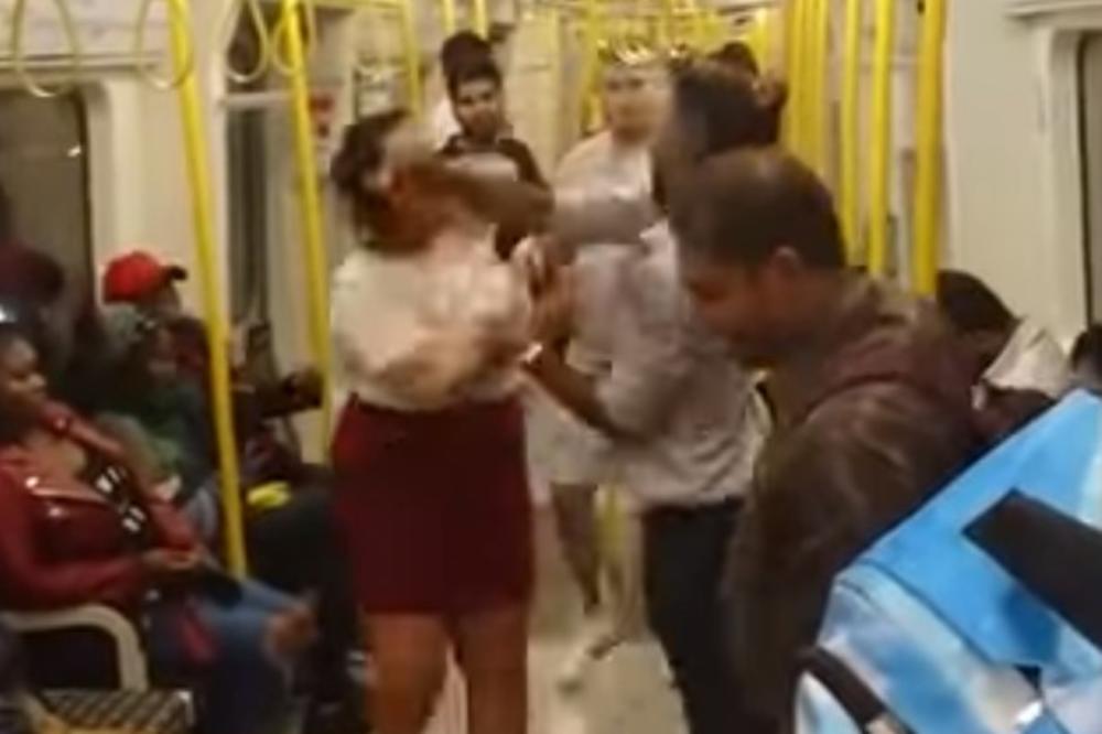 MASOVNA TUČA U LONDONSKOM METROU: Izvređao putnicu u vozu, a onda je počela makljaža, šamaralo se, šutiralo... (VIDEO)