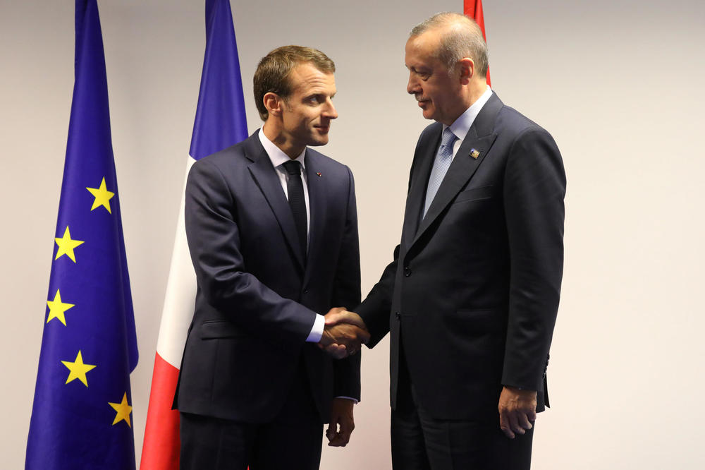 DOK SE ZATEŽU ODNOSI SA AMERIKOM, ERDOGAN SVE BLIŽI SA EU: Makron poručio da je stabilnost Turske važna za Francusku!