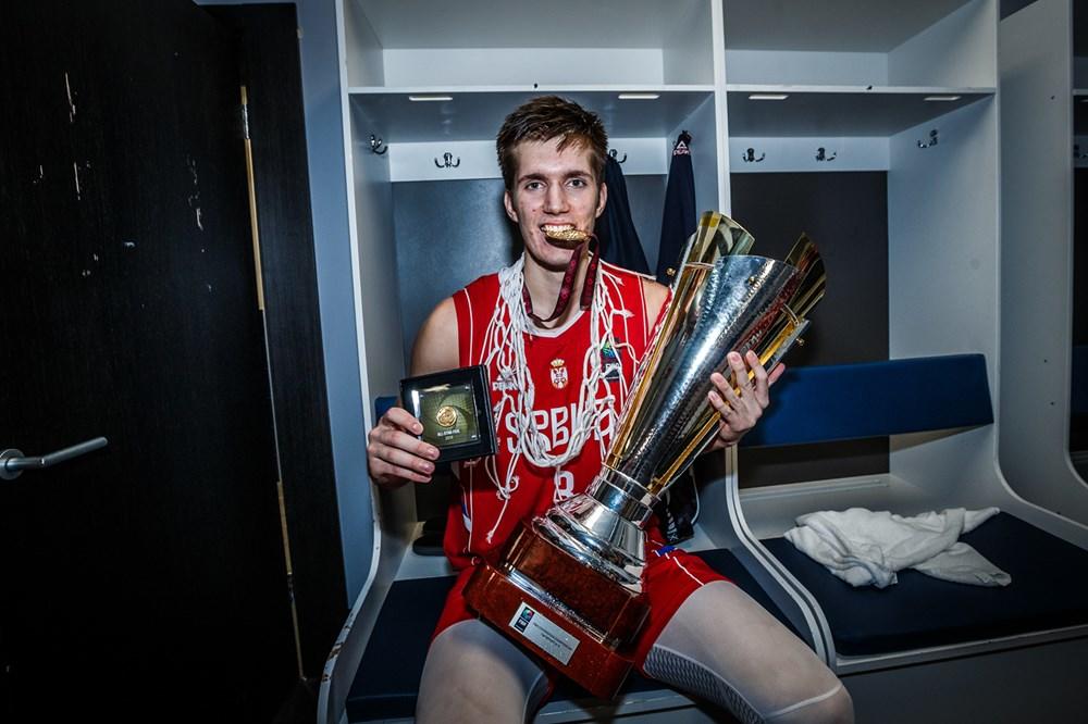 JOŠ JEDAN SRBIN NA KORAK OD NBA LIGE: Filip Petrušev se prijavio na draft!