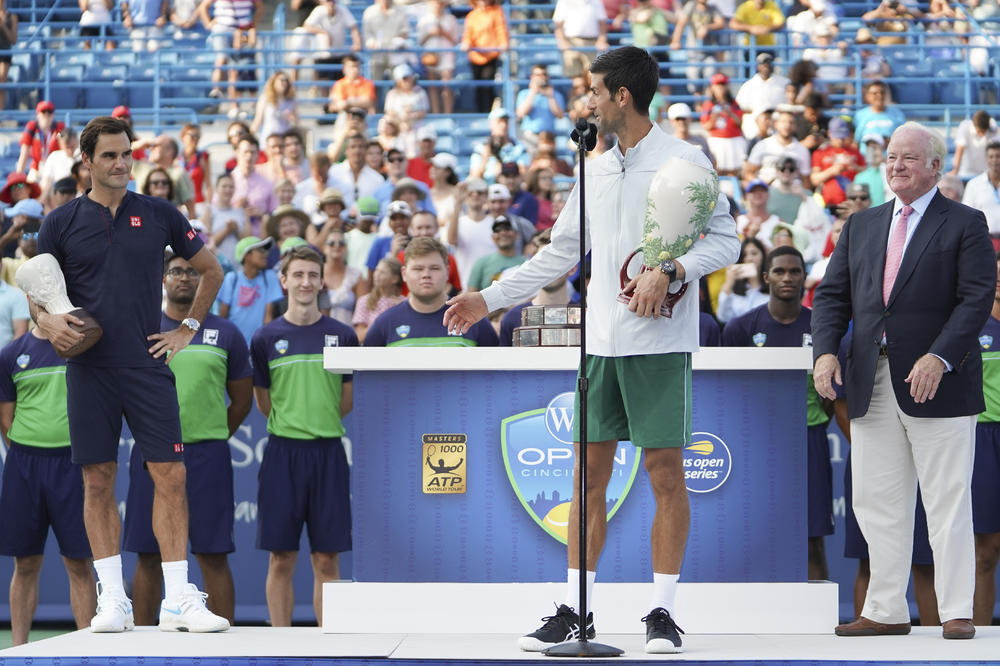 OVAKO TO RADE GOSPODA! Đoković i Federer razmenili par reči posle Sinsinatija! Zvučalo je ZADIVLJUJUĆE (VIDEO)