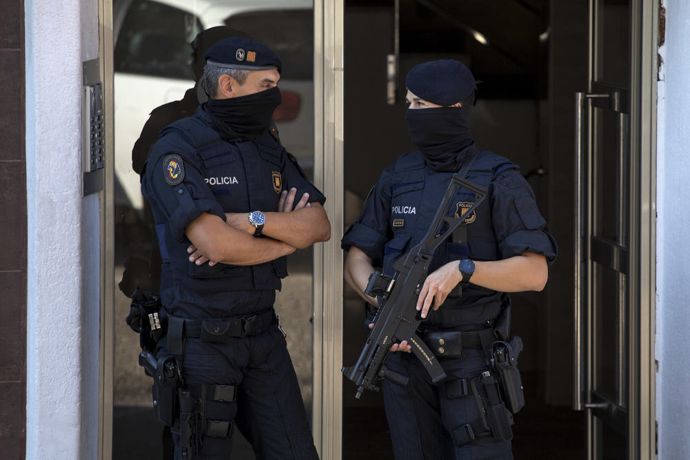 ŠPANSKA POLICIJA SE OGLASILA POSLE NAPADA U BARSELONI: To je terorizam, policajac je pucao u samoodbrani