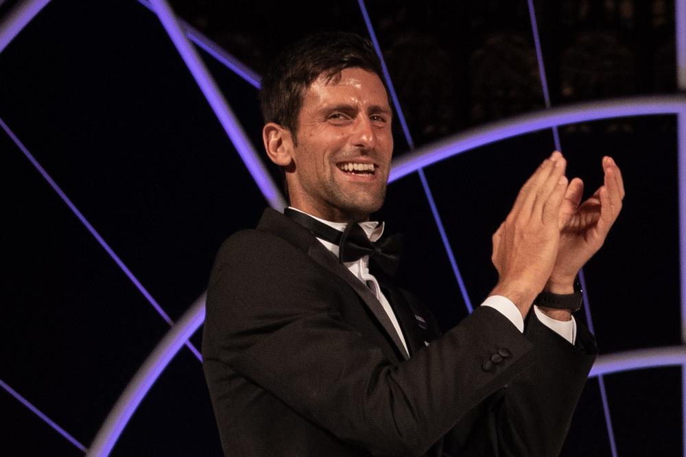 NOVAK SE LATIO MIKROFONA: Đokoviću žao što nije postao pevač! Evo kako srpski teniser peva (VIDEO)